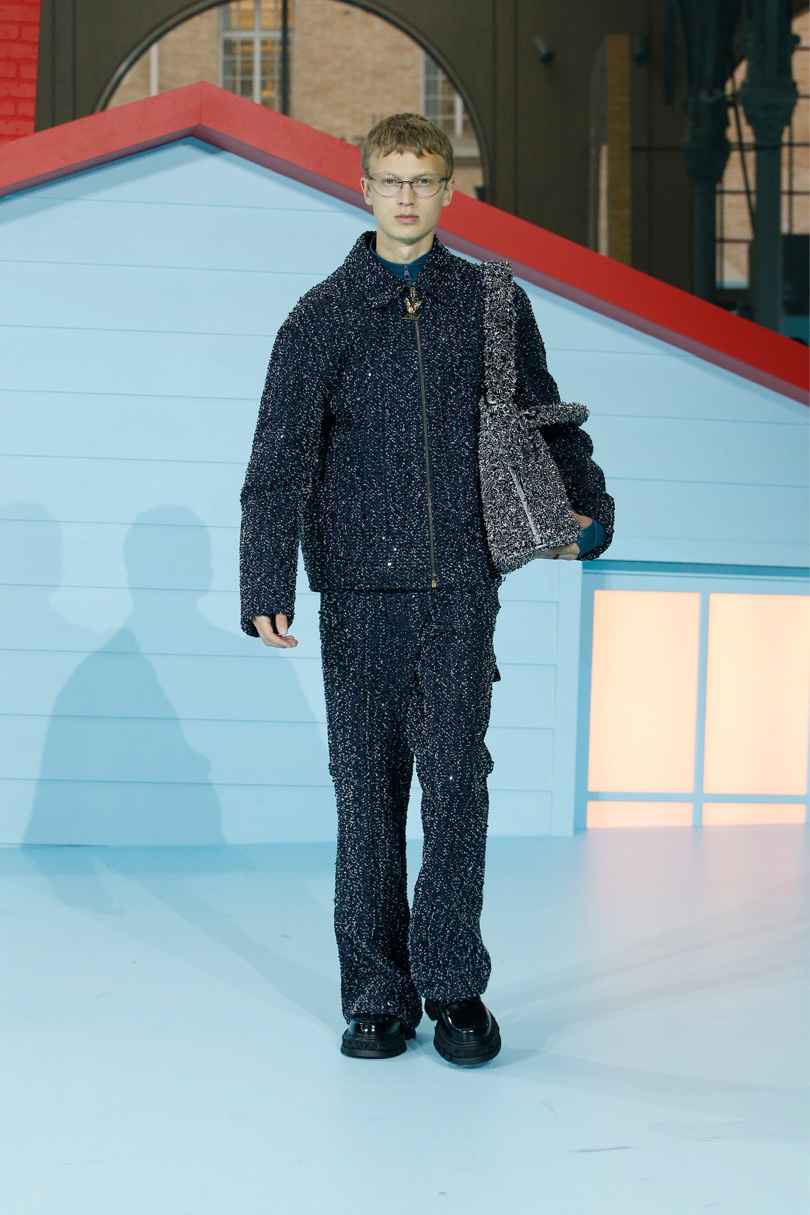 Desfile da Louis Vuitton em Paris fez adeus definitivo a Virgil